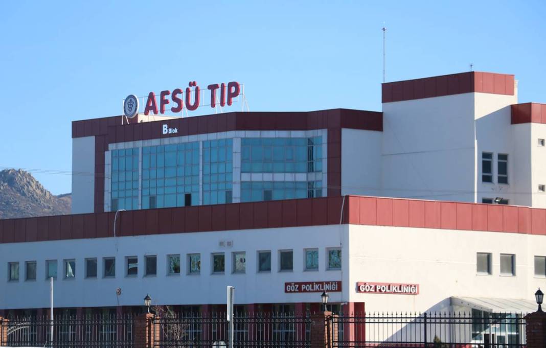 Ameliyat olan 4 yaşındaki çocuğun kulağı çürüdü! 'Operasyonlar güzel geçti diye bizi oyaladılar' 11